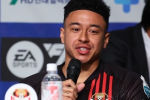 记者：林加德预计周末结束前选定下家，报价来自美国巴西和西班牙